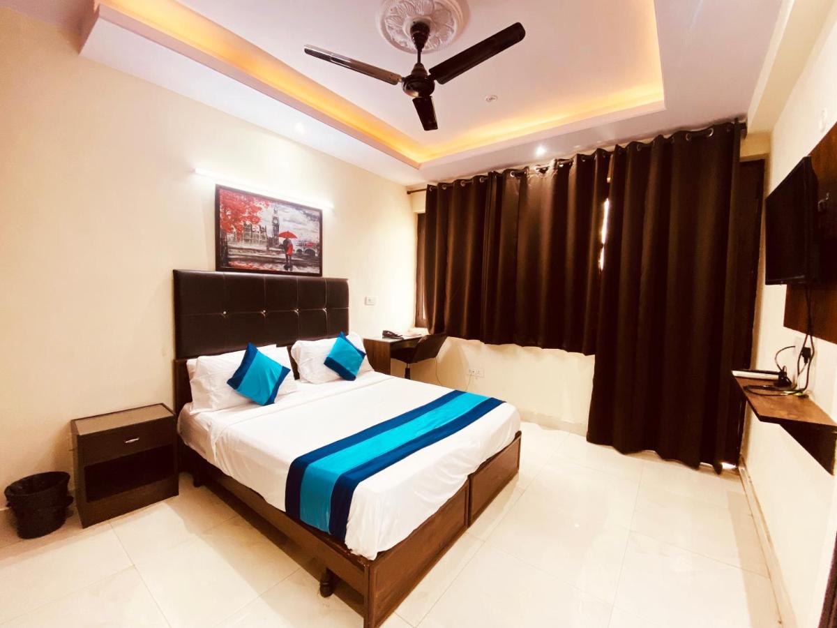Hotel Admire Inn "Atta Market, Noida Sector 18" Extérieur photo