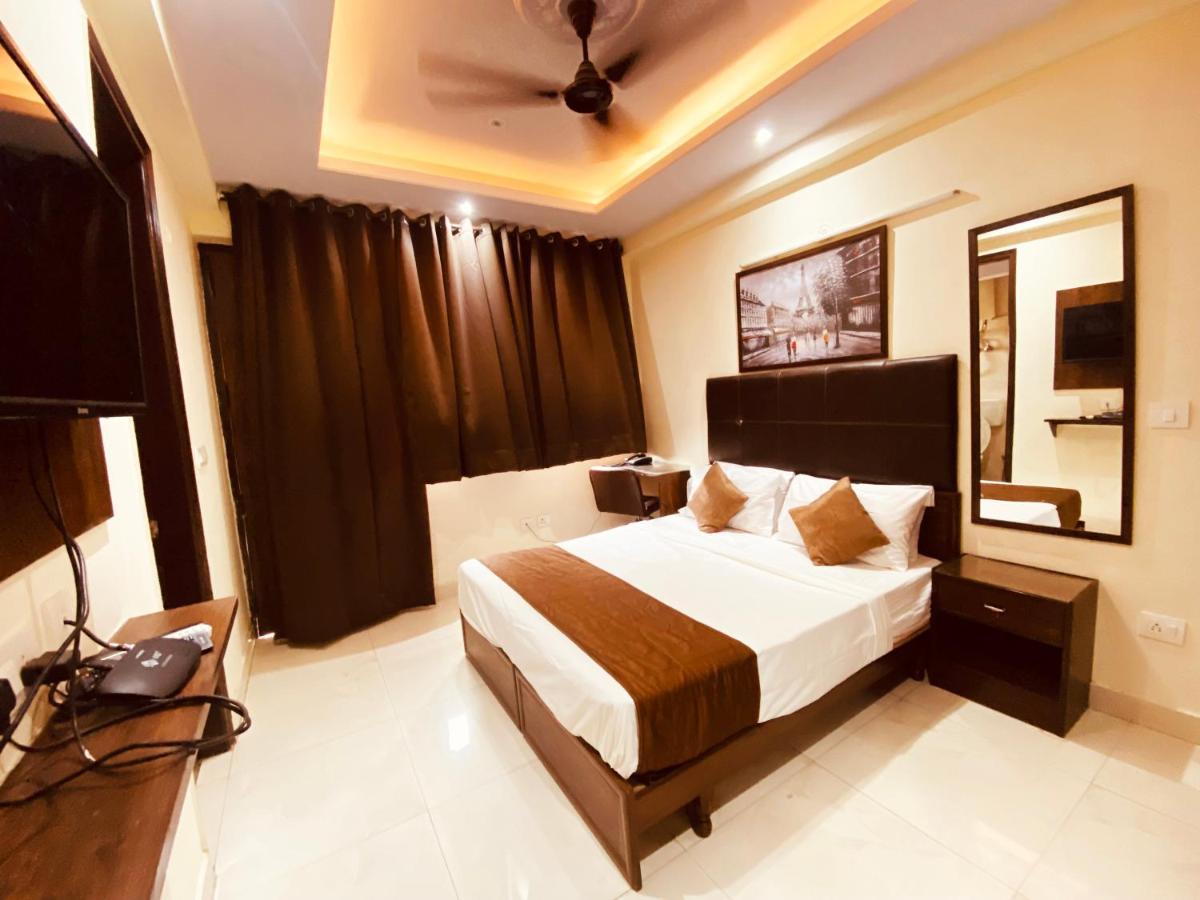 Hotel Admire Inn "Atta Market, Noida Sector 18" Extérieur photo