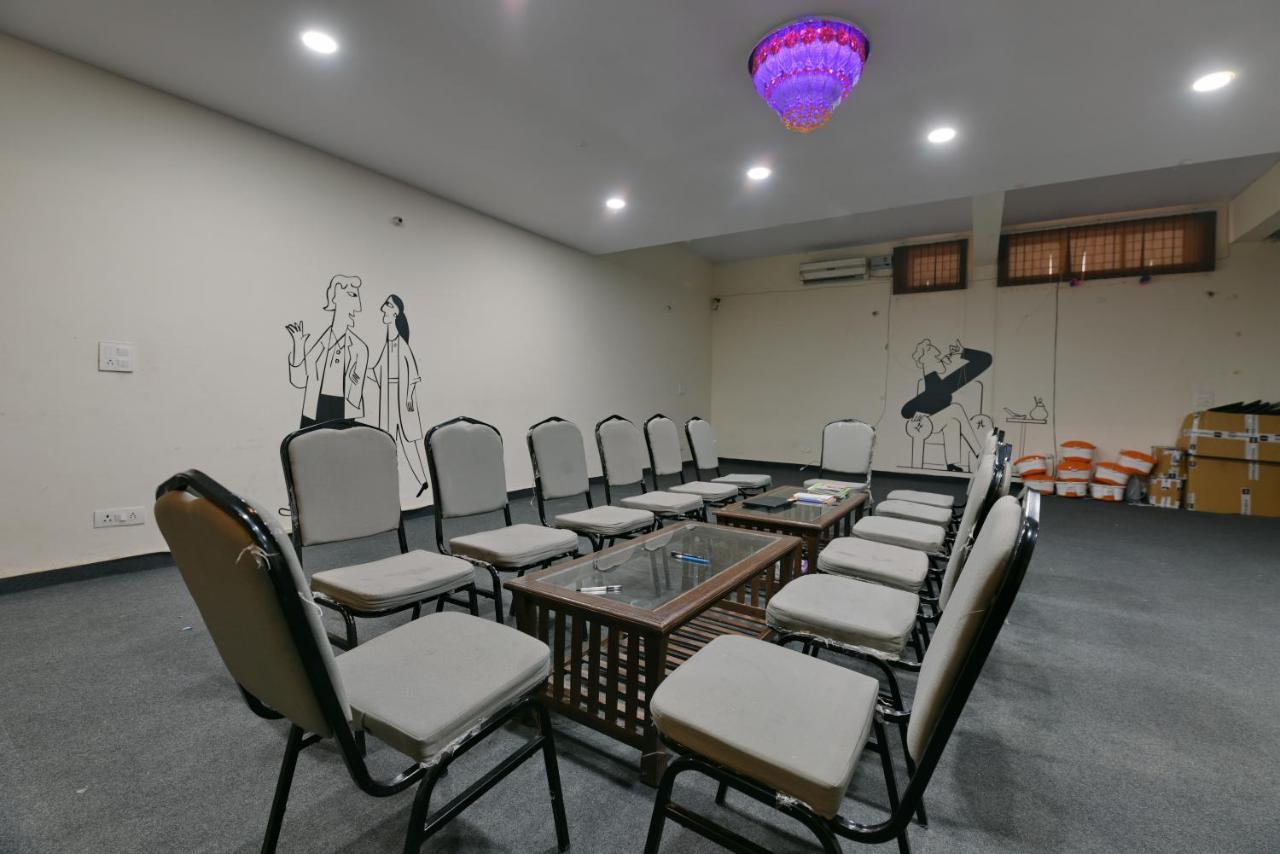 Hotel Admire Inn "Atta Market, Noida Sector 18" Extérieur photo